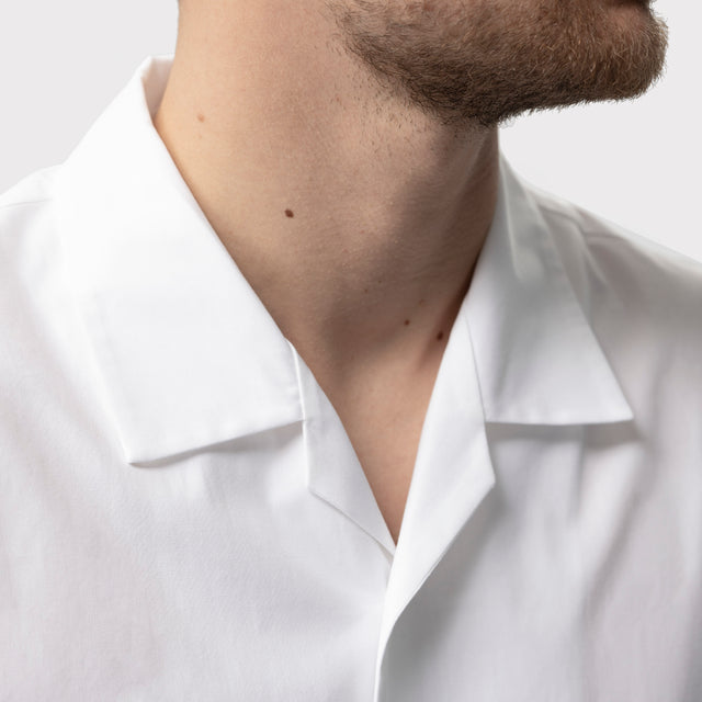weißes Hemd